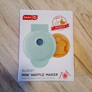 DASH mini bunny waffle maker 🐰 NEW
